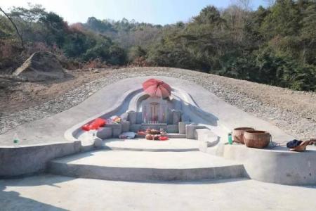 祖坟在公路旁边风水好吗
