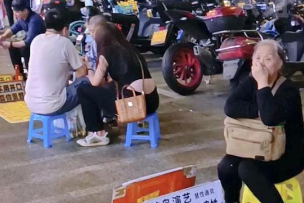 成都哪条街可以算命