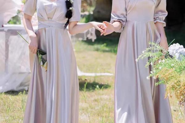 12星座伴娘最配哪套服装