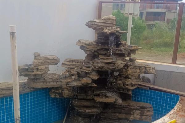 假山墓地风水