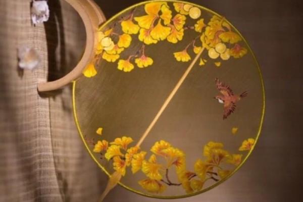 12星座适合拿什么古风扇子