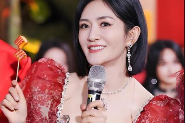 谢娜的八字