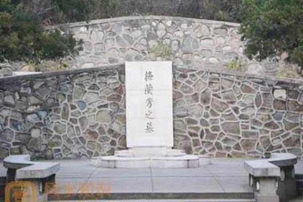 世界名人墓地之拿破仑墓地风水